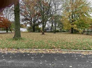 903 Oak St, Adrian, MI 49221