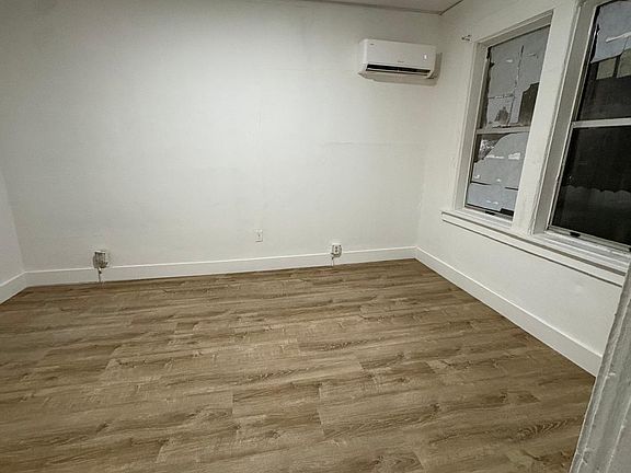 2nd image of 720 SW 5th St APT 2