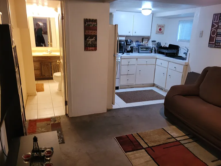 1227 Oak Grove Dr #1 — Photo 6