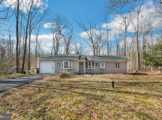 2120 Upper Rocky Dale Rd, Green Lane, PA 18054