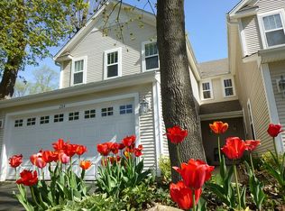 204 Newberry Ave, Libertyville, IL 60048