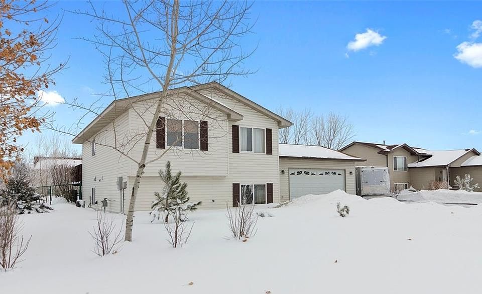 1st image of 304 Hazelnut Dr