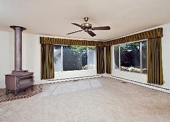 2nd image of 1002 Fir St NE