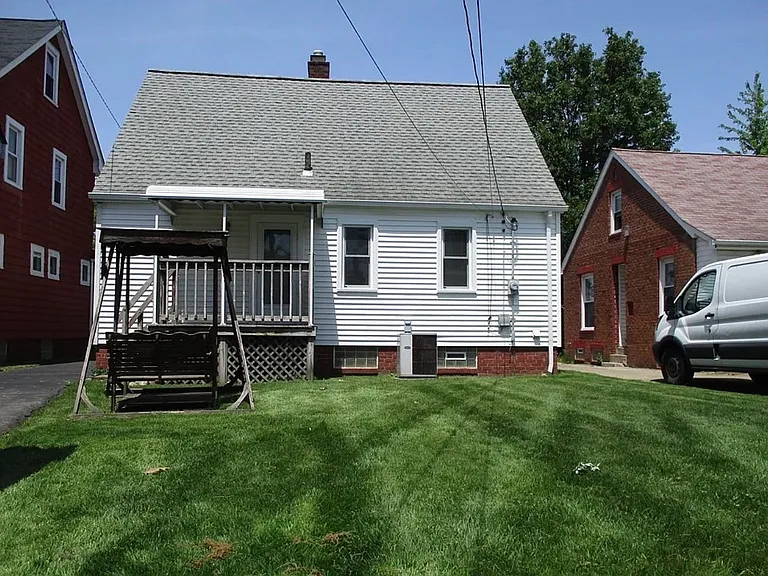 9300 Plymouth Ave — Photo 2