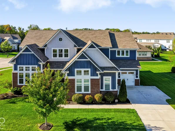 10428 Vermillion Dr, Fortville, IN 46040