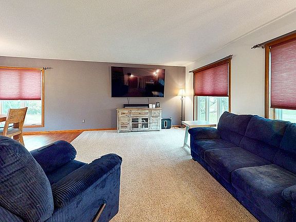5th image of 6410 Hillcrest Rd