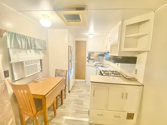 1 bed, $990 — Photo 3
