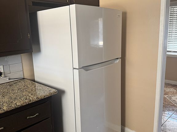 4th image of 381 Frances Dr