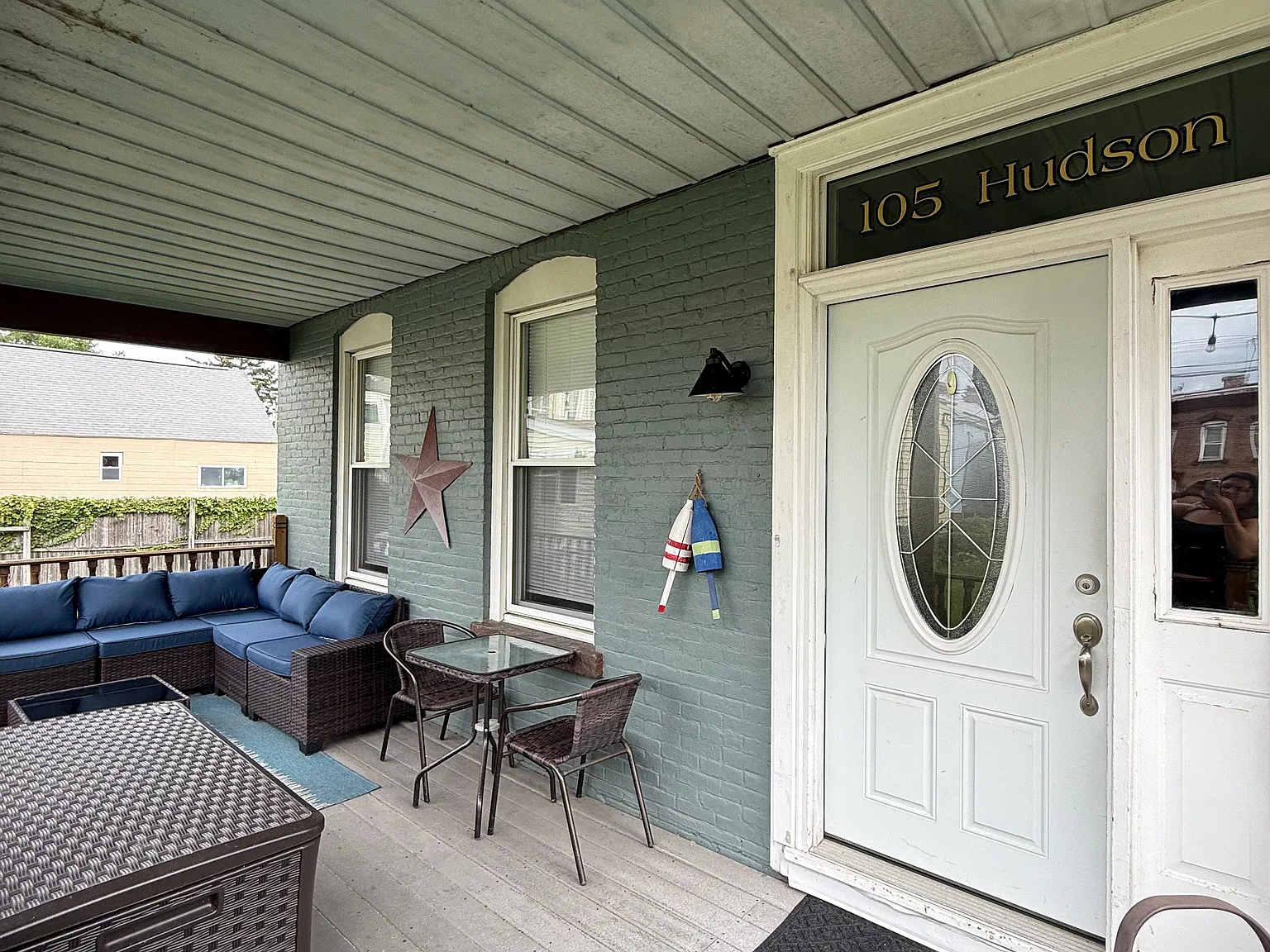 3 bed, 1300 sqft, $1,800 — Photo 1