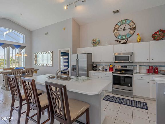 5th image of 6747 Ferri Cir