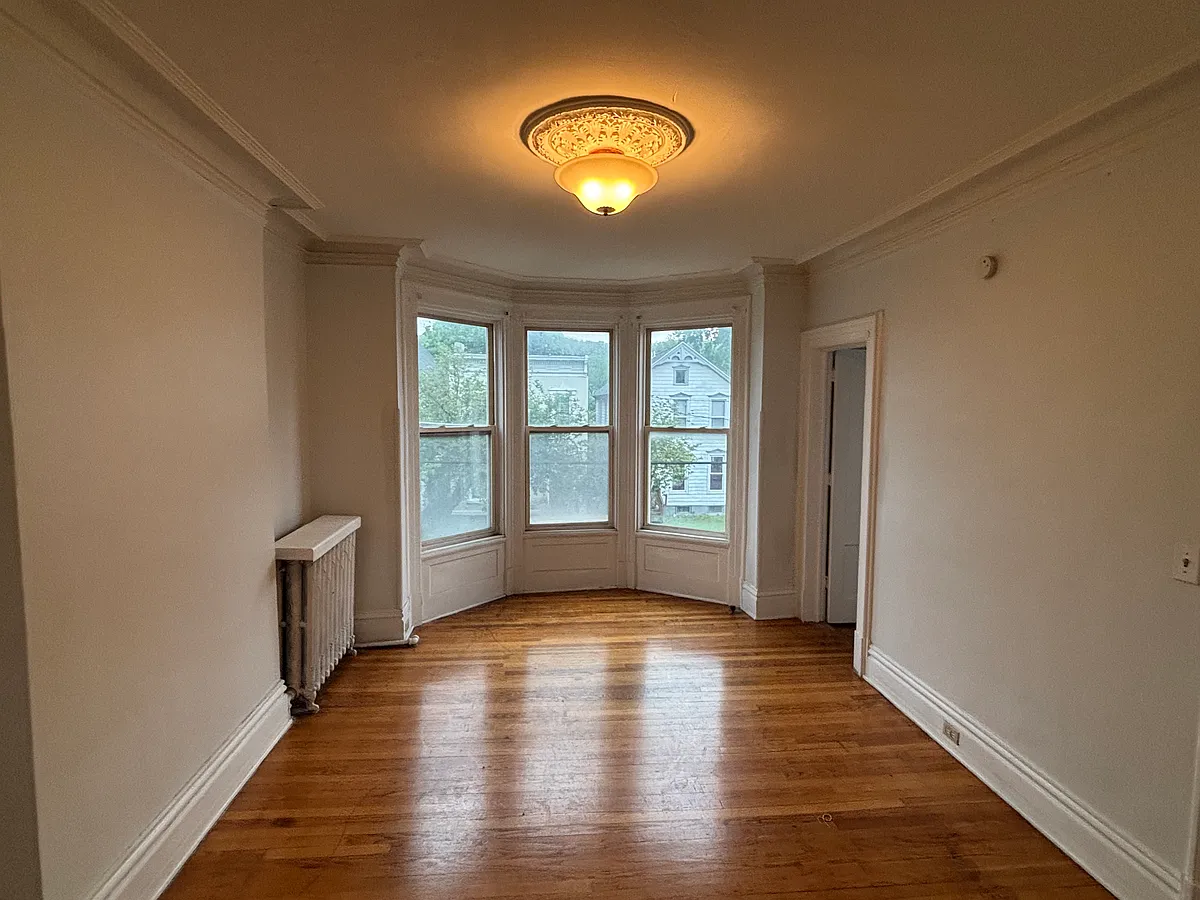 Building Photo - 55 5th Ave #2