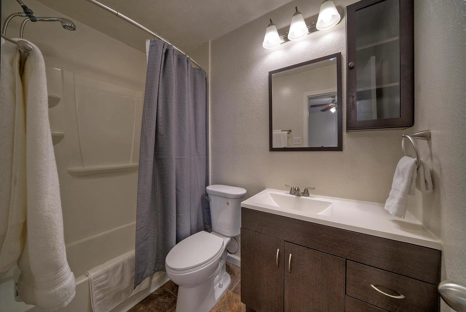 2 bed, 2.0 bath, 1105 sqft, $1,550 — Photo 4