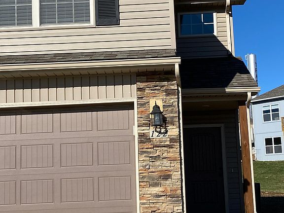 2nd image of 122 Ryan Ct