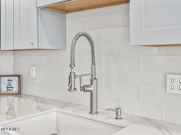 4th image of 317 3rd St