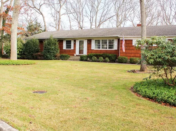 15 Diane Court, Nesconset, NY 11767