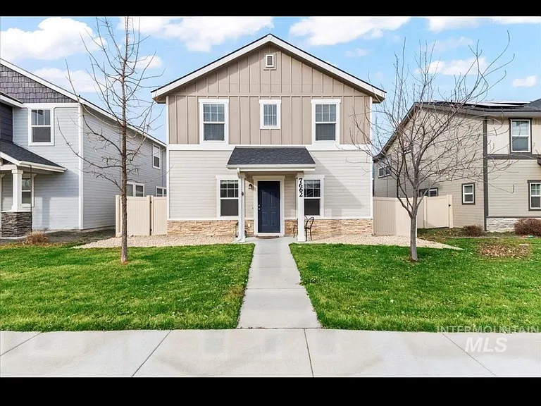 7662 S Sea Breeze Way — Photo 1