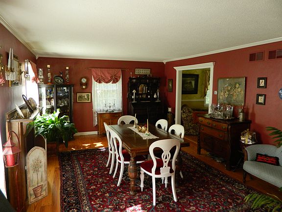 LivRm set for dinner pty