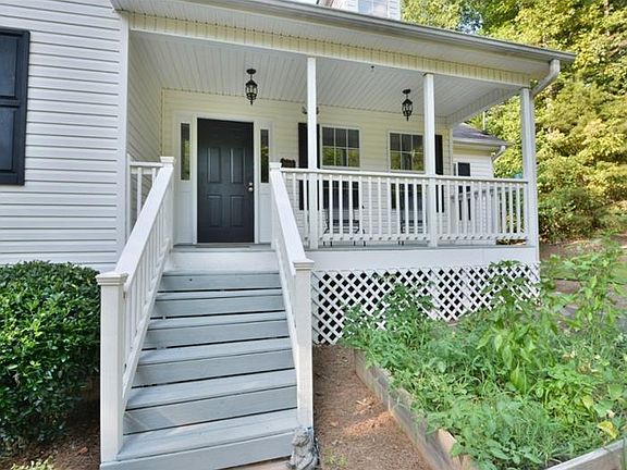 4th image of 378 Fairfax Ct