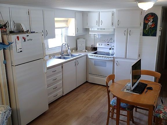 2nd image of 19 Harvest St