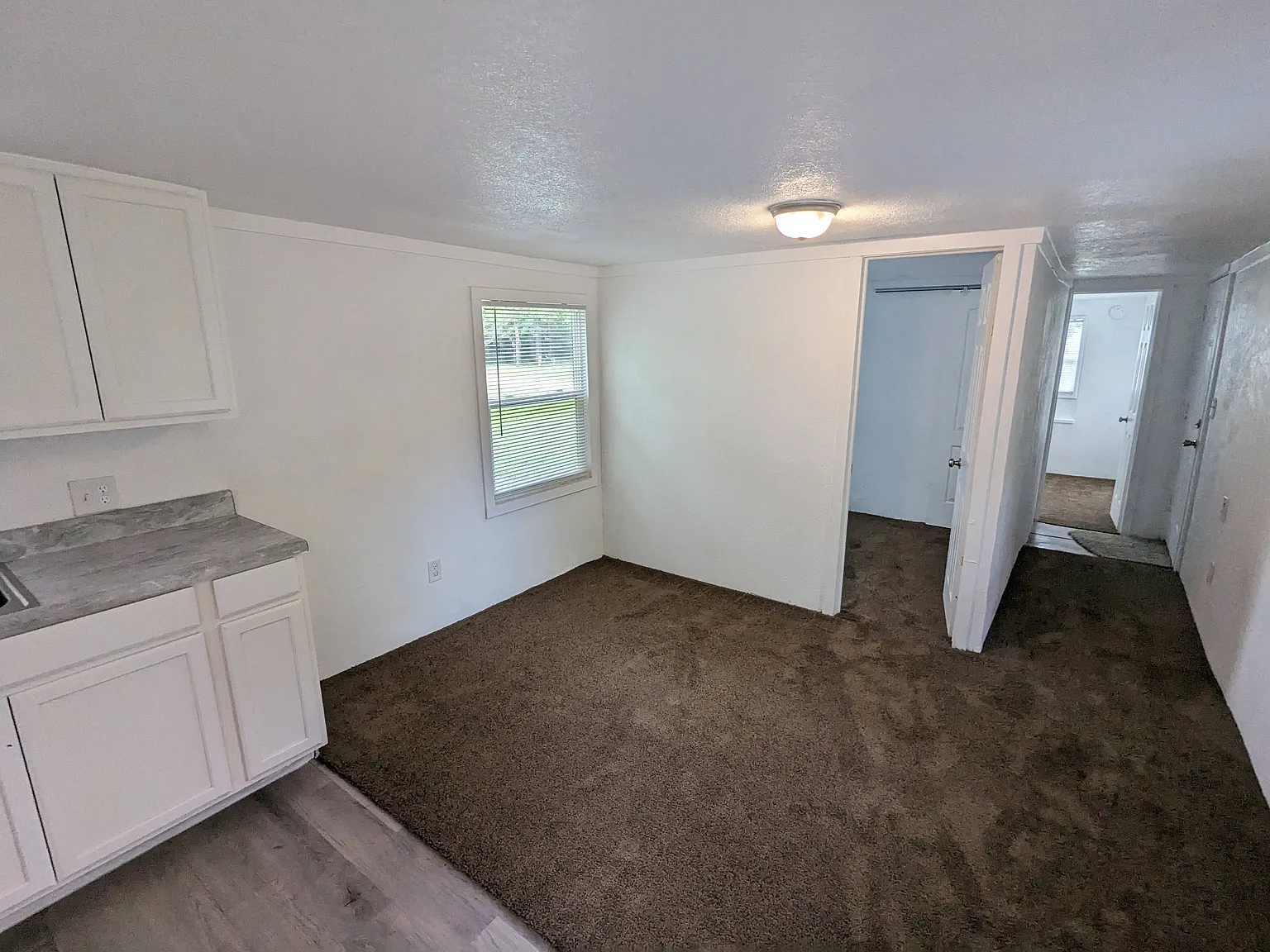 3 bed, 1.5 bath, 1300 sqft, $995 — Photo 3