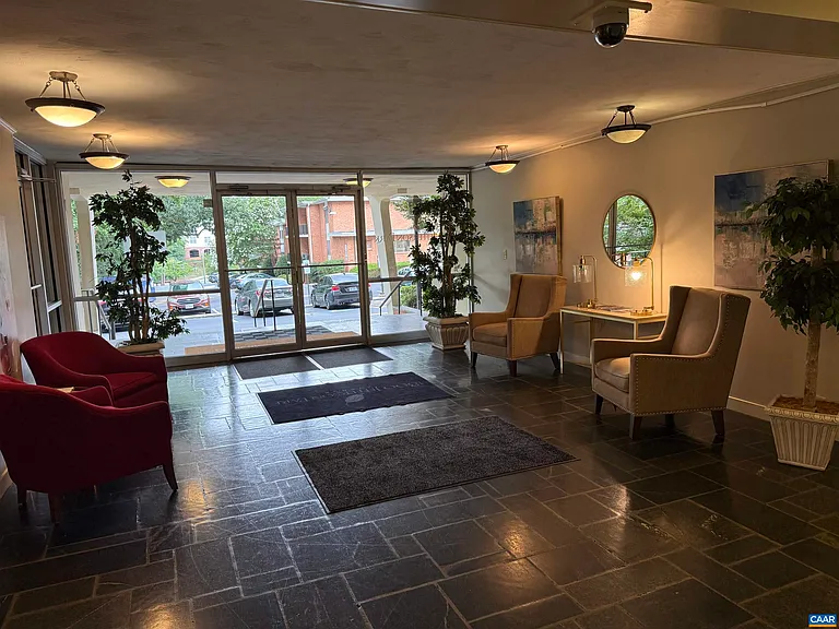 1800 Jefferson Park Ave #310 — Photo 15