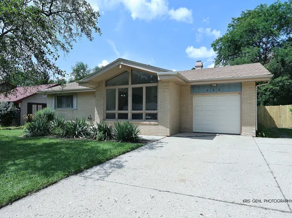 530 Northgate Rd, Lindenhurst, IL 60046