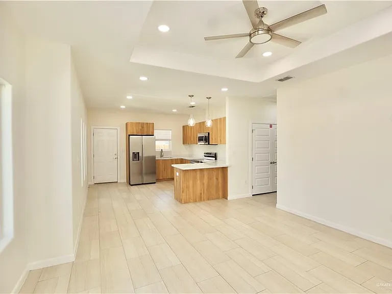 2612 E Israel Ave #A — Photo 6