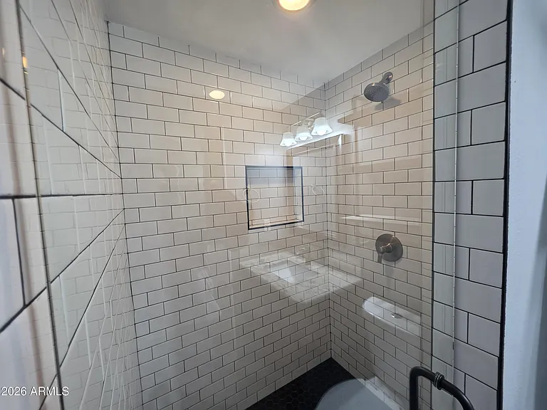 1812 E Whitton Ave — Photo 13