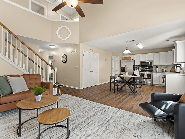 1409 Pleasant Ridge Dr — Photo 5