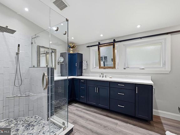 5th image of 319 Wye Rd