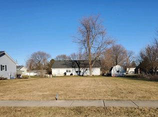 490 Dorothy Dr, Somonauk, IL 60552