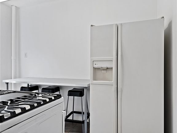 3rd image of 115 Highland Ave APT 24