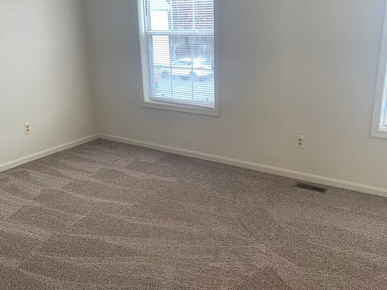 Victoria Village Apartments — Photo 32
