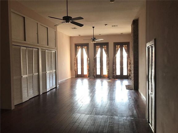 5th image of 1117 Saint Mary St #19