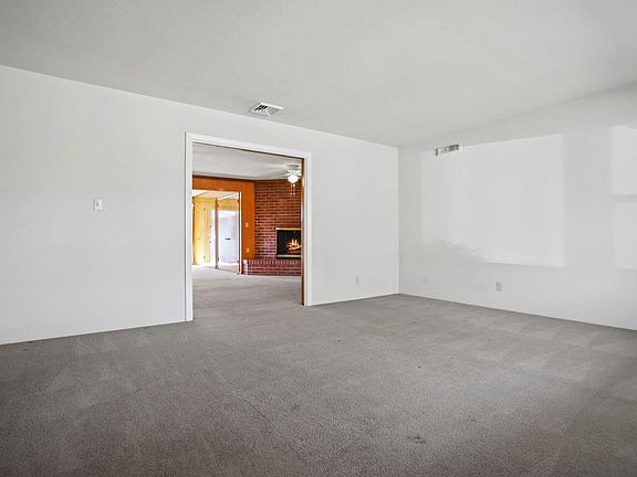 2nd image of 1032 W Stanton Way