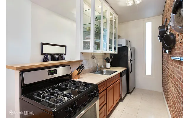 Sold by Douglas Elliman | media 4