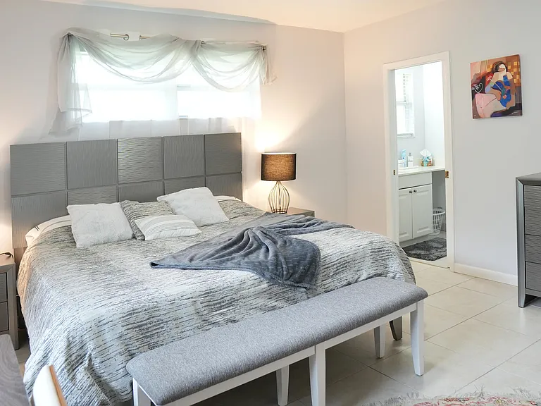 821 SW 13th Ct — Photo 9