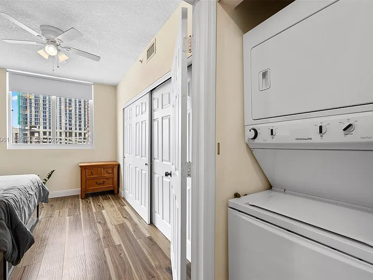 275 NE 18th St #710 — Photo 19