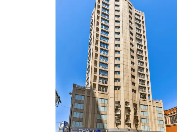 600 N Dearborn St APT 701, Chicago, IL 60654