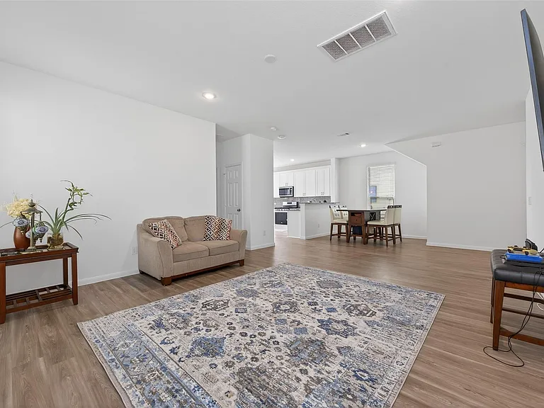 7326 Madison Commons Ln — Photo 5