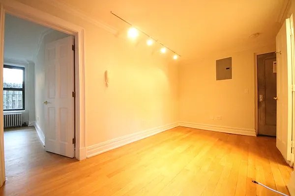 Rented by (Legacy) NY Quality Living Uptown | media 17