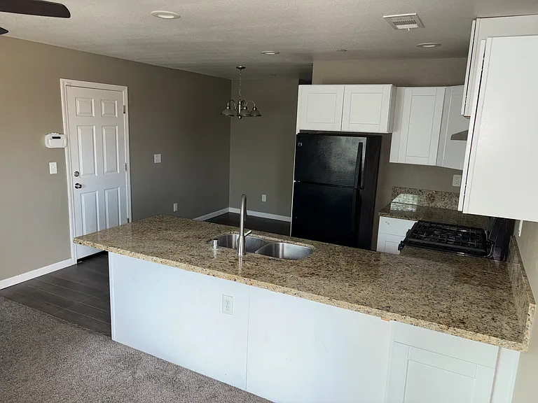 2533 Miller Ave #A — Photo 4
