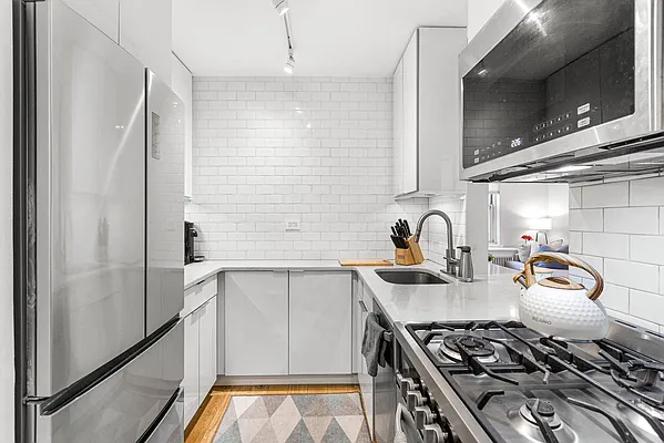 Sold by Compass | media 3