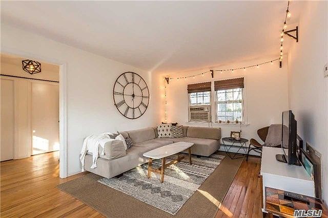 1st image of 98 14th Ave