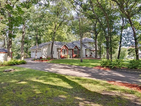 3rd image of 11704 Meadow Ln NE
