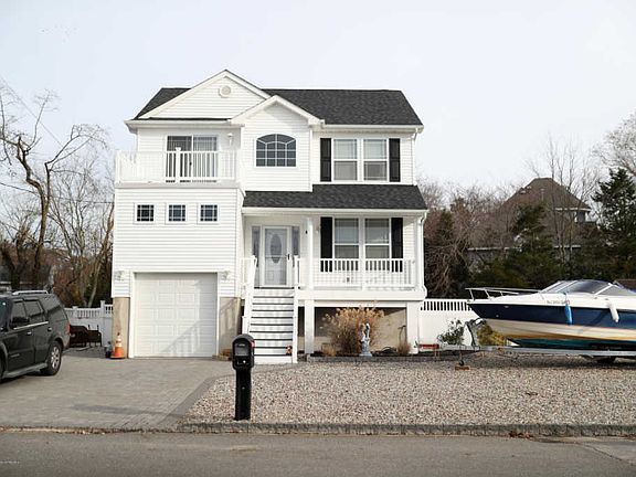 2nd image of 4 River Dr