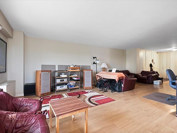 4th image of 7141 N Kedzie Ave APT 601