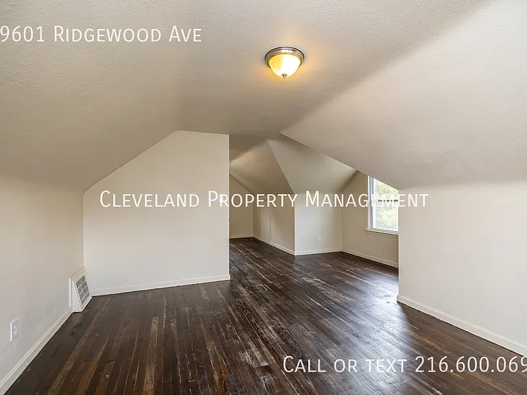 19601 Ridgewood Ave — Photo 29