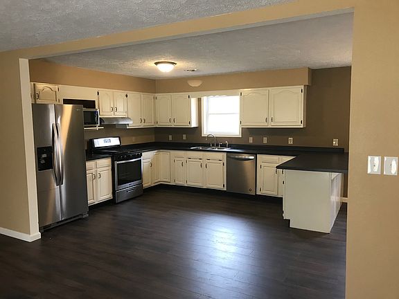 Kitchen w/New Appliances