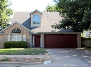 2812 Glen Ridge Ct, Arlington, TX 76016